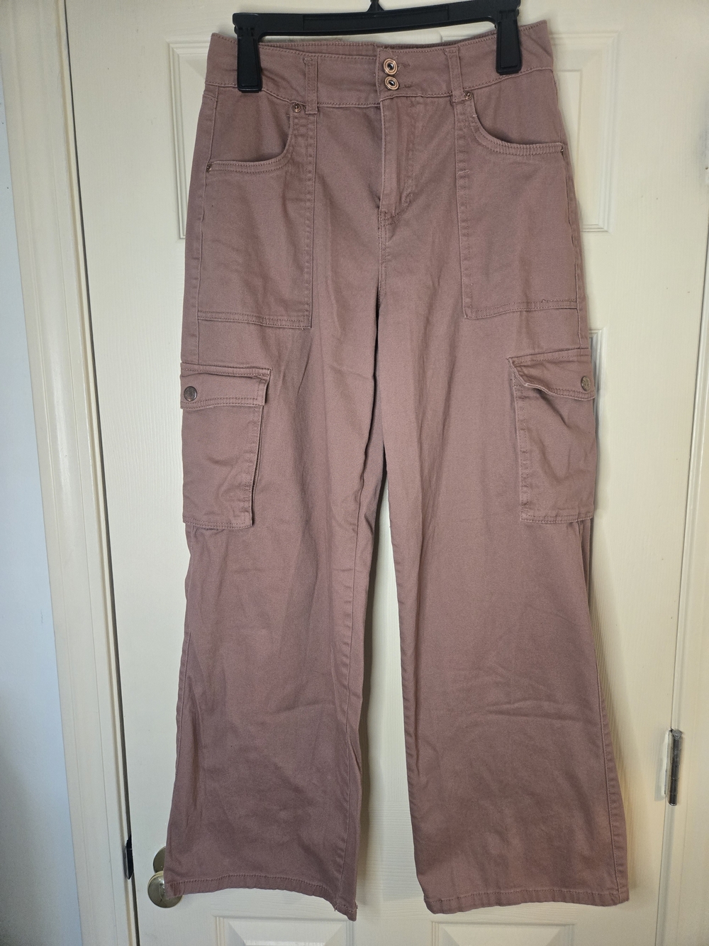 Wide-Leg Cargo Pants in Dusty Rose